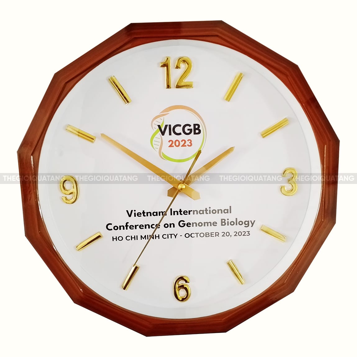 Công ty sản xuất đồng hồ treo tường theo yêu cầu 2