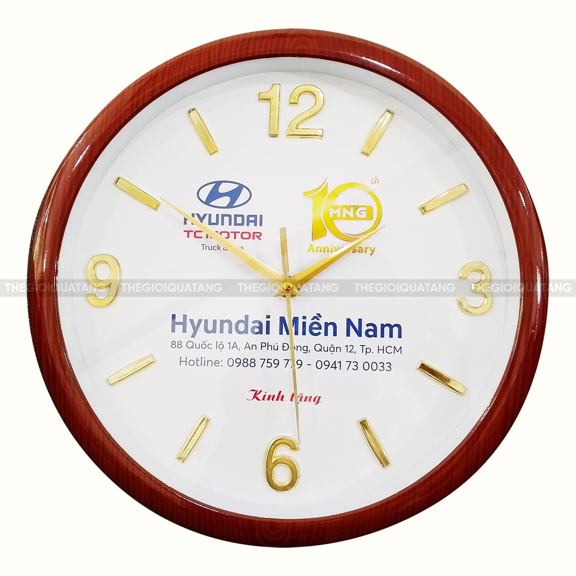 Đặt hàng đồng hồ treo tường in logo công ty số lượng lớn 4