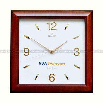 Mẫu đồng hồ treo tường hình vuông thiết kế hiện đại 2