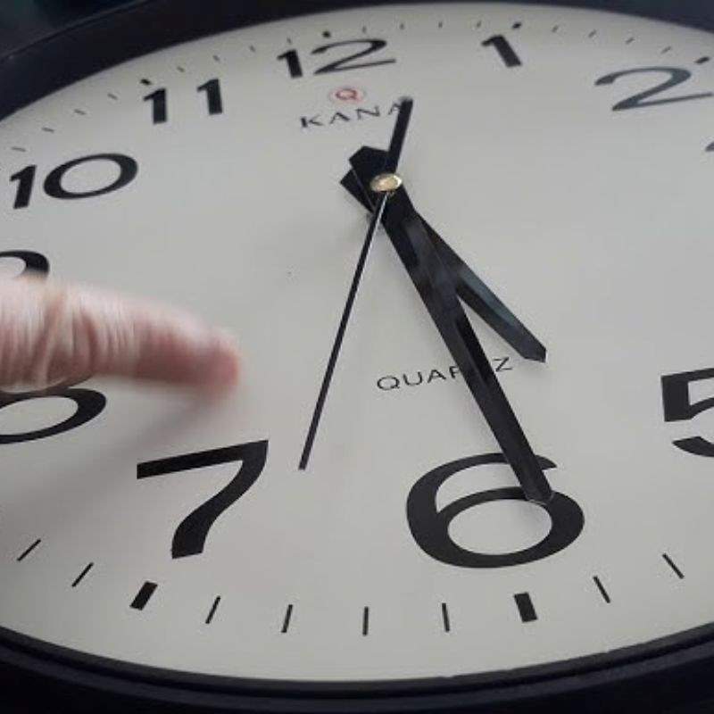 Cách sửa đồng hồ treo tường ngừng chạy