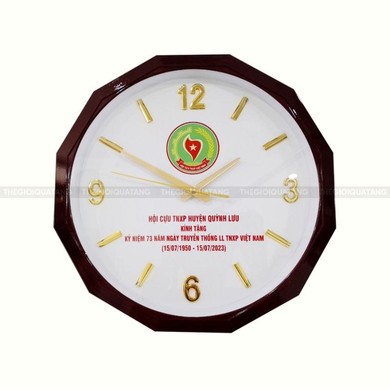 Chất liệu đồng hồ treo tường phản ánh phong cách của gia chủ