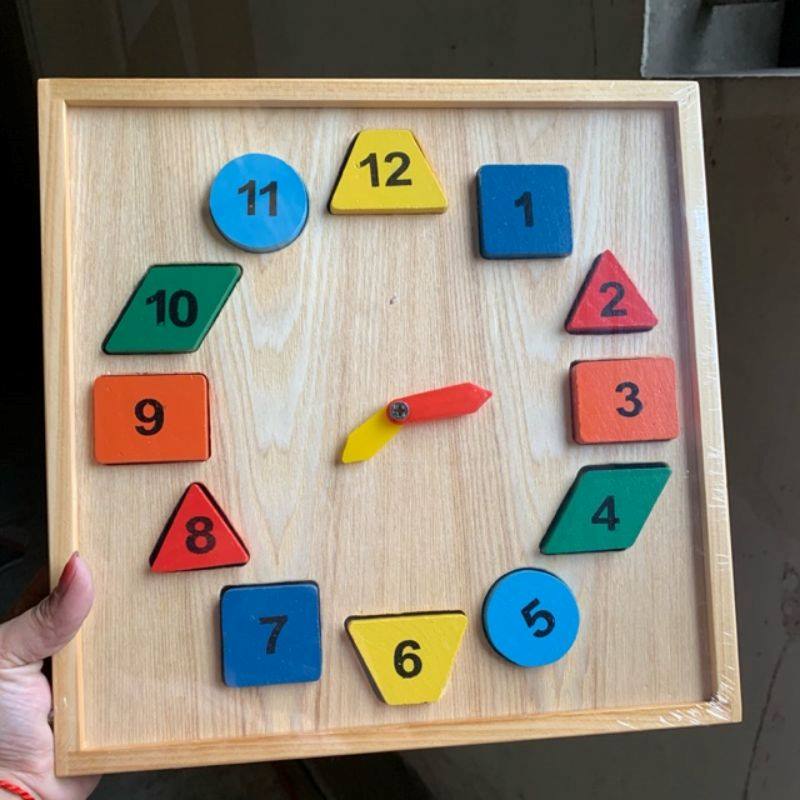 Đồng hồ trang trí họa tiết hình học tối giản, cực bắt mắt.