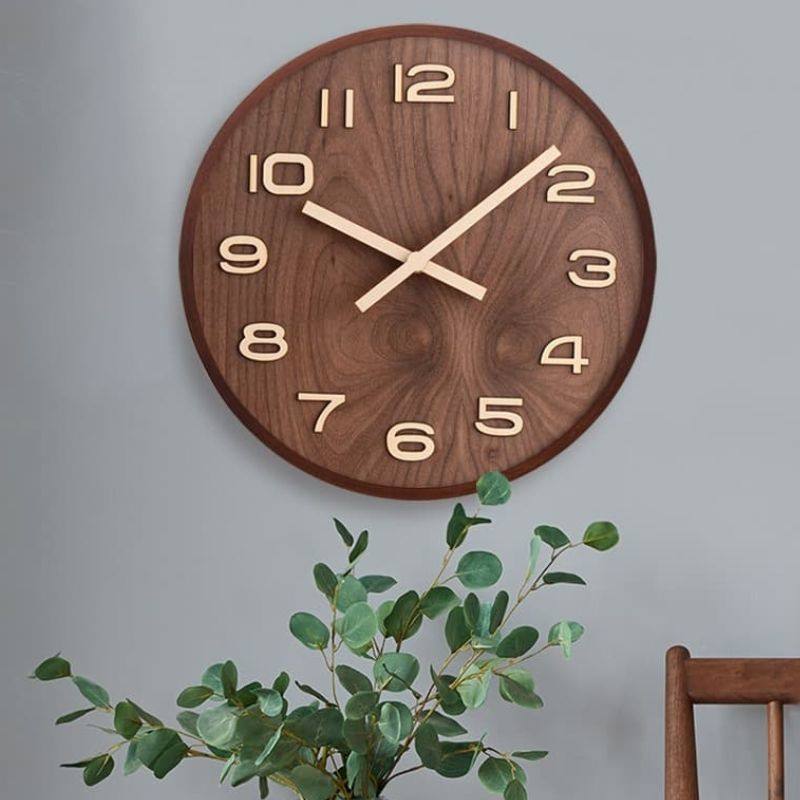 Đồng hồ treo tường chất liệu từ gỗ tự nhiên sang trọng 