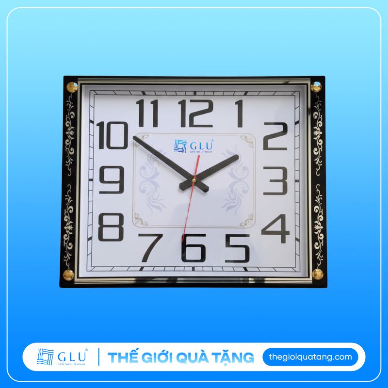 đồng hồ treo tường hình vuông in logo