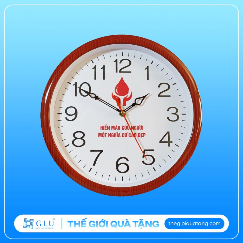 đồng hồ treo tường in logo công ty 2