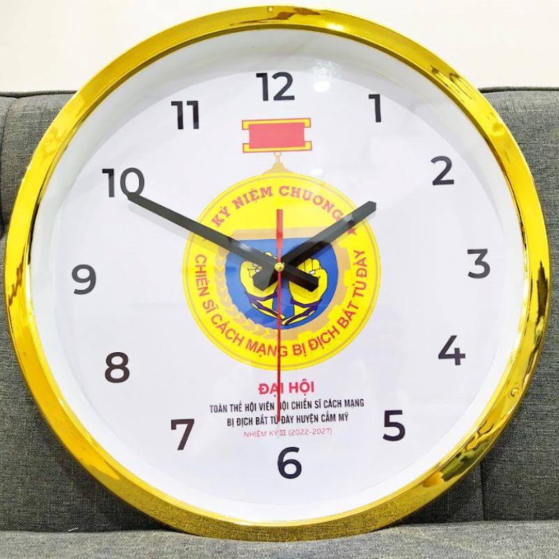 Đồng hồ treo tường khung kim loại hiện đại, độ bền vượt trội