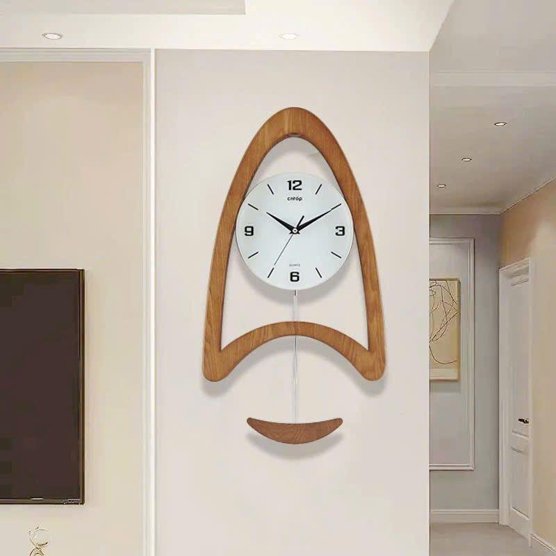 Đồng hồ treo tường nghệ thuật tạo điểm nhấn sang trọng cho phòng khách 