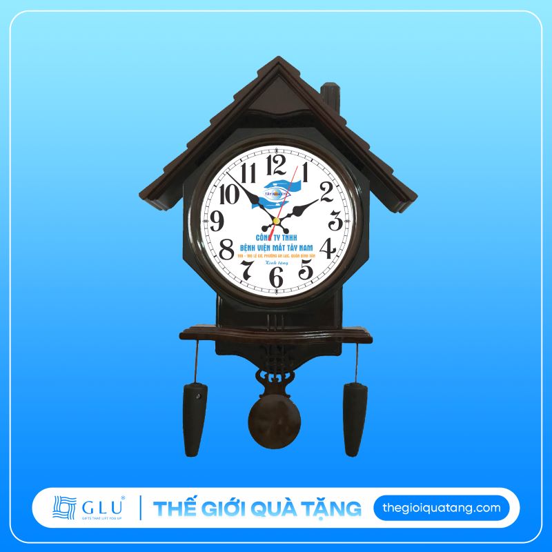 đồng hồ treo tường quảng cáo hình ngôi nhà
