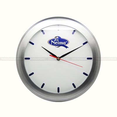 In logo lên đồng hồ treo tường theo yêu cầu 4