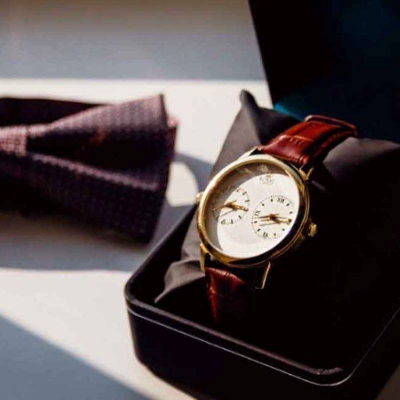 Lời chúc khi tặng đồng hồ cho tình yêu bền chặt theo năm tháng