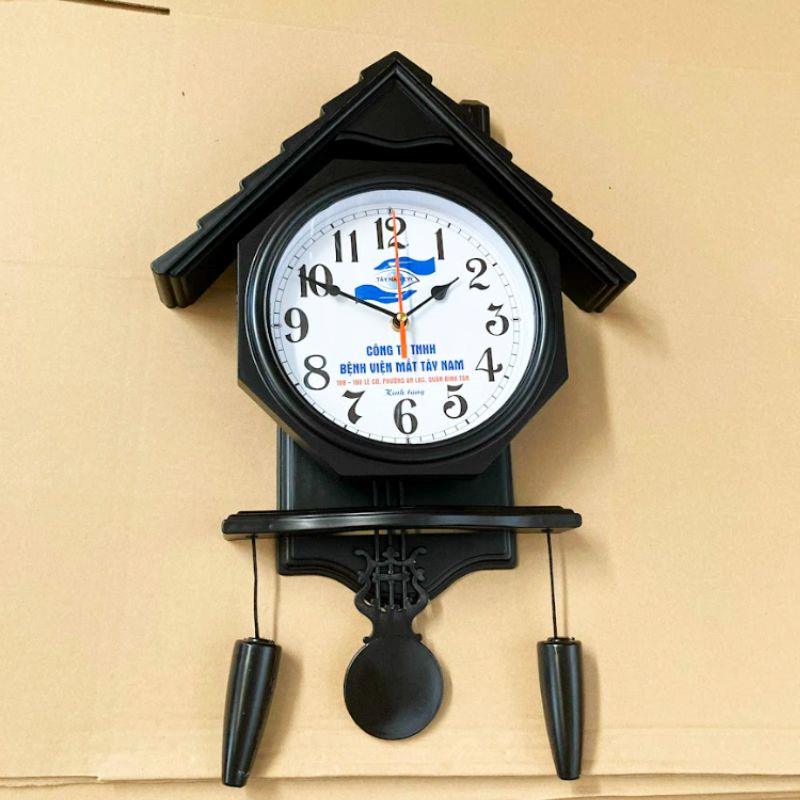 Mẫu đồng hồ làm quà tặng tân gia ý nghĩa với thiết kế tinh xảo.