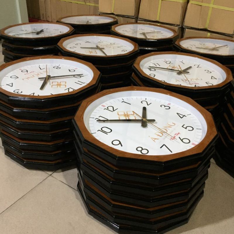 Mẫu đồng hồ sang trọng tại Thế Giới Quà Tặng, sản xuất số lượng lớn