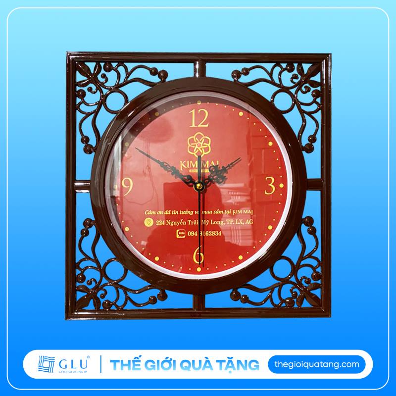 một số mẫu đồng hồ treo tường vuông 1