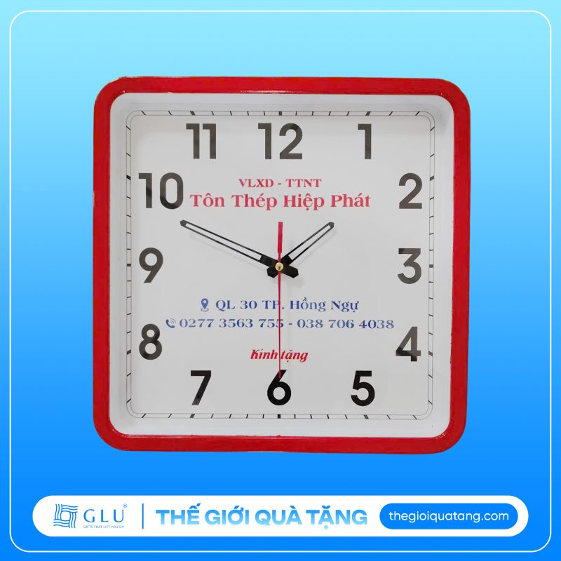 một số mẫu đồng hồ treo tường vuông 2