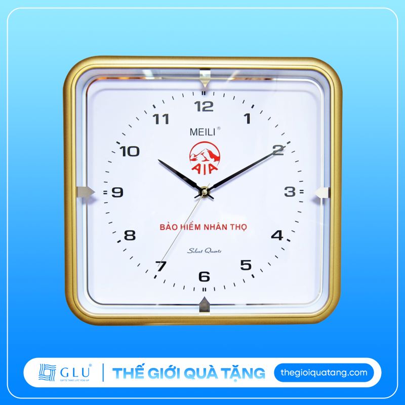 một số mẫu đồng hồ treo tường vuông 5