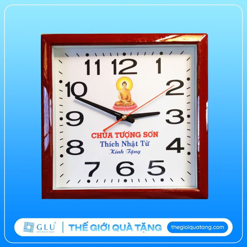 một số mẫu đồng hồ treo tường vuông 9