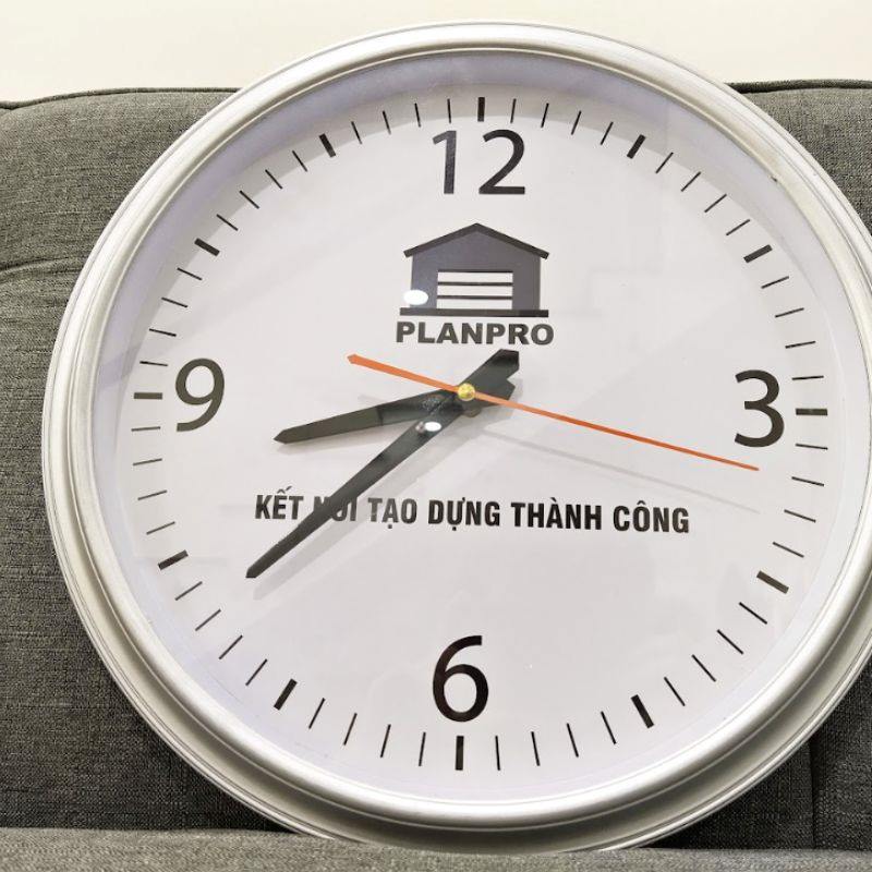Phú Quý – Giải pháp quà tặng đồng hồ treo tường tối ưu chi phí