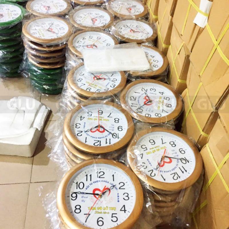 Quy trình sản xuất đồng hồ tỉ mỉ tại xưởng Thế Giới Quà Tặng 