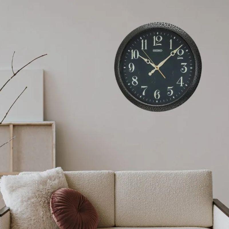 Tránh treo đồng hồ đầu giường để bảo vệ sức khỏe gia chủ