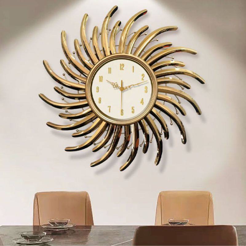 Tránh treo đồng hồ quá cầu kỳ gây rối mắt và nhanh lỗi thời