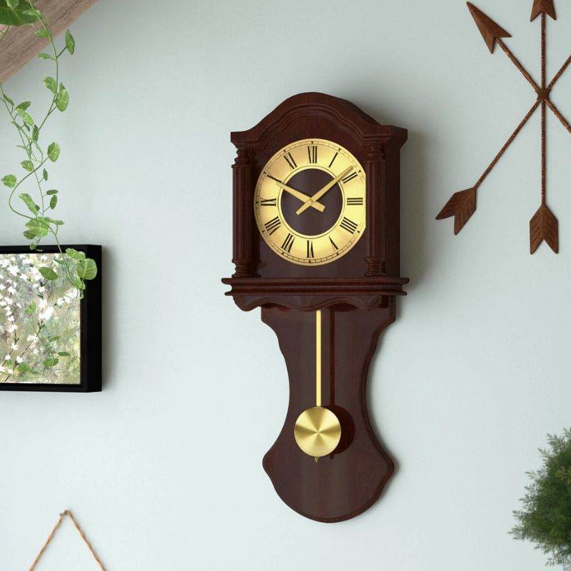 Treo đồng hồ nơi khô ráo để tránh gỉ sét bộ máy