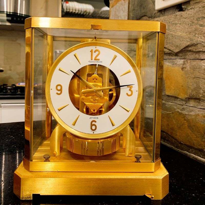 Vẻ đẹp cơ khí vĩnh cửu của dòng đồng hồ Atmos huyền thoại