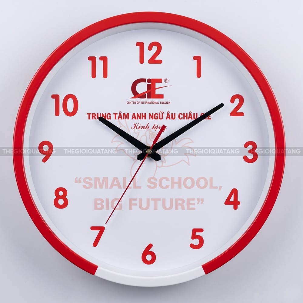 Đồng hồ quảng cáo giá rẻ Trung Tâm Anh Ngữ CIE 5
