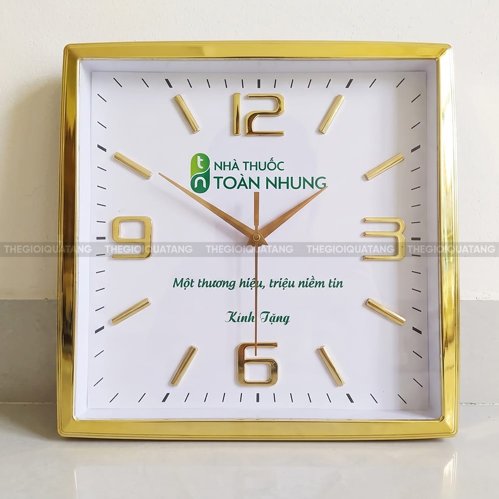 Đồng hồ quảng cáo in logo Nhà Thuốc Toàn Nhung 3