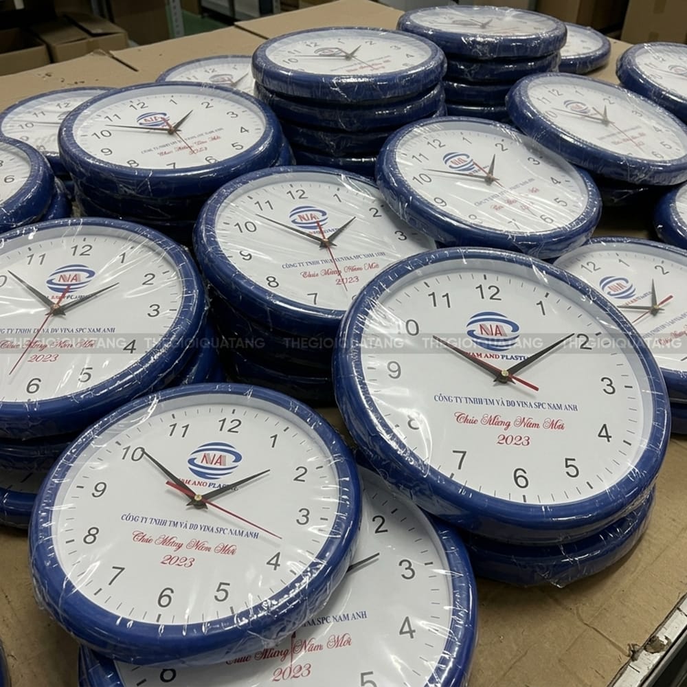Đồng hồ treo tường giá rẻ Nam Anh Plastic 2