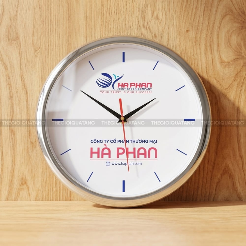 Đồng hồ treo tường hình tròn in logo Công Ty Cổ Phần Thương Mại Hà Phan 1