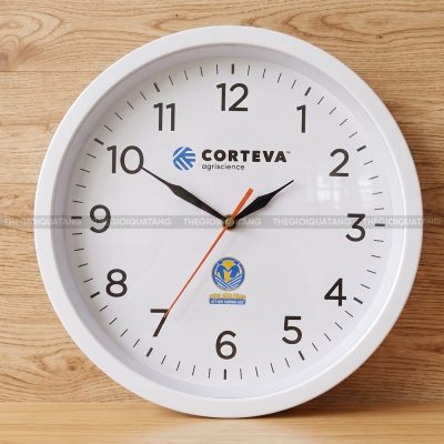 Đồng hồ treo tường in chữ Corteva 6