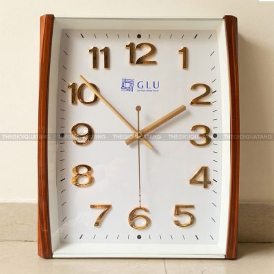 Đồng hồ treo tường in logo công ty GLU 5