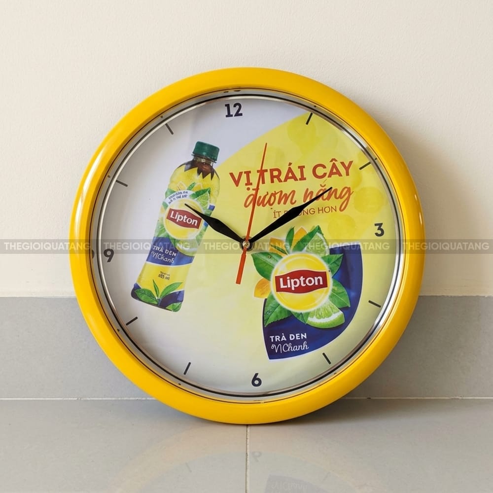 Đồng hồ treo tường in logo công ty Trà Lipton vị trái cây 1