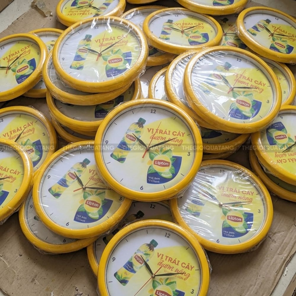 Đồng hồ treo tường in logo công ty Trà Lipton vị trái cây 4