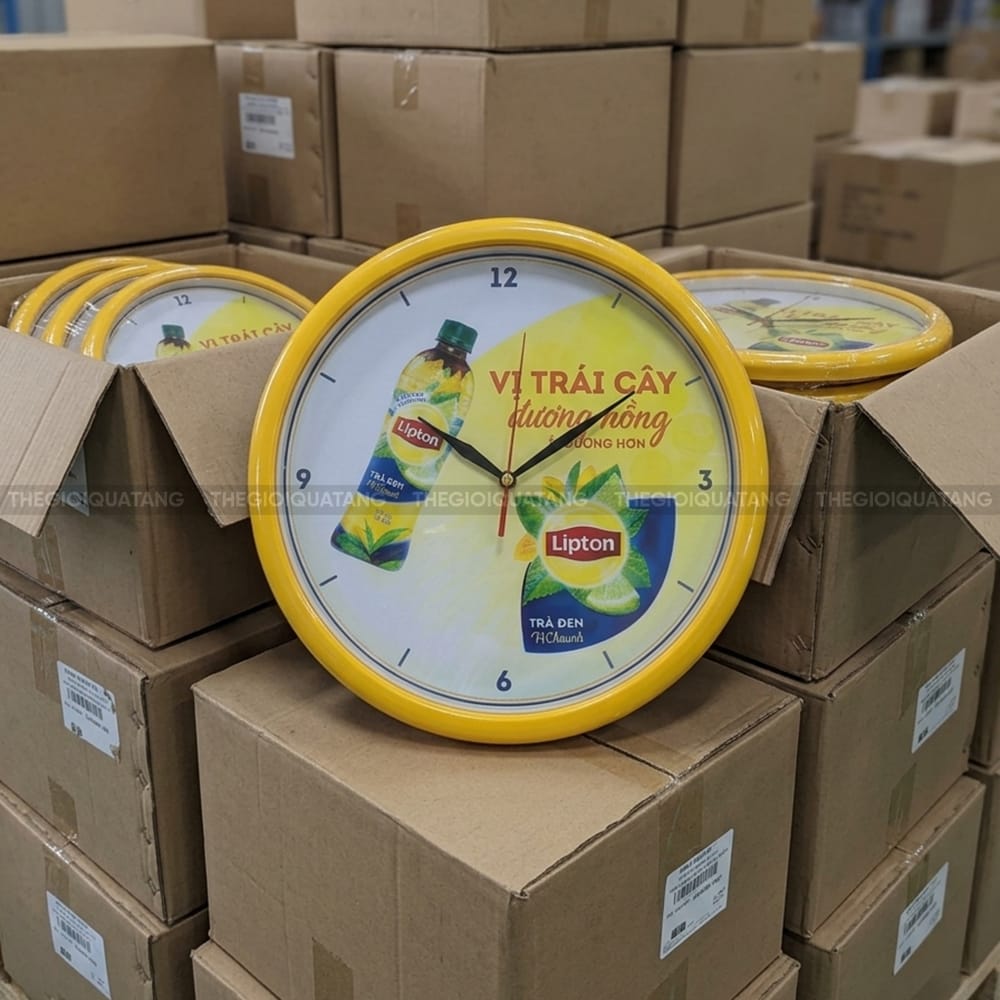 Đồng hồ treo tường in logo công ty Trà Lipton vị trái cây 5
