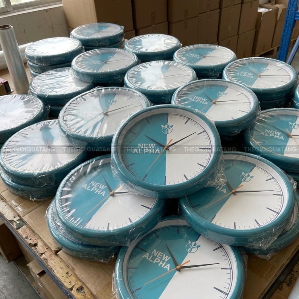 Đồng hồ treo tường quà tặng in logo New Alpha 2