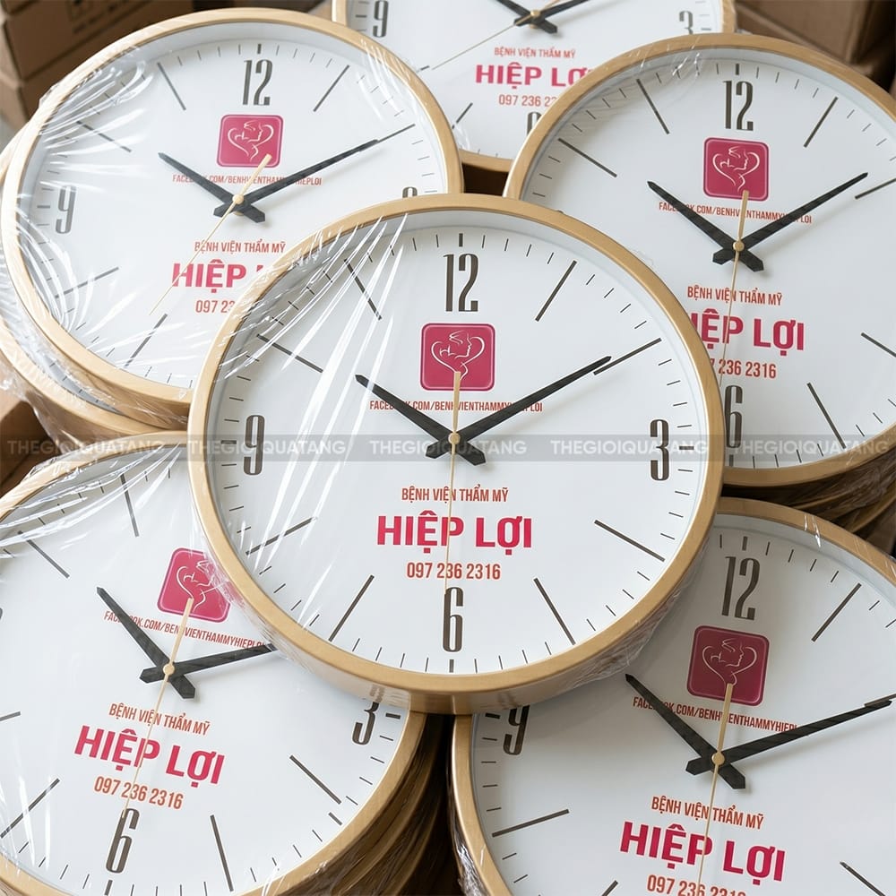 Đồng hồ treo tường quảng cáo giá rẻ Bệnh Viên Thẩm Mỹ Hiệp Lợi 4