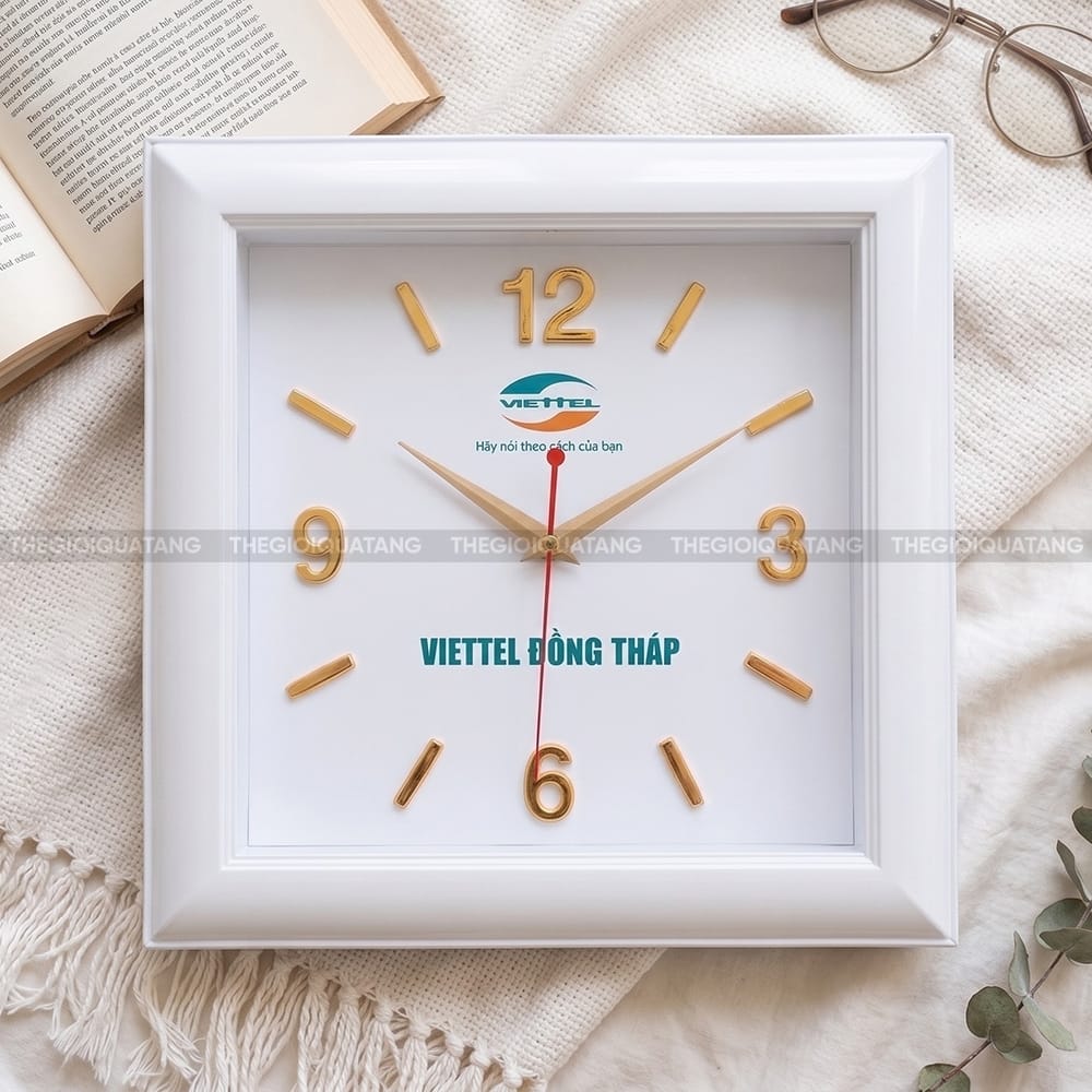 Đồng hồ treo tường quảng cáo trong logo Viettel Đồng Tháp 6