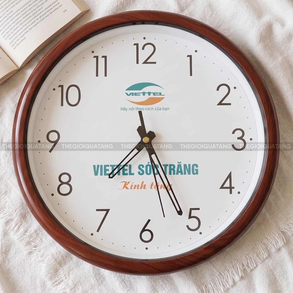 Đồng hồ treo tường quảng cáo in logo Viettel Sóc Trăng 2