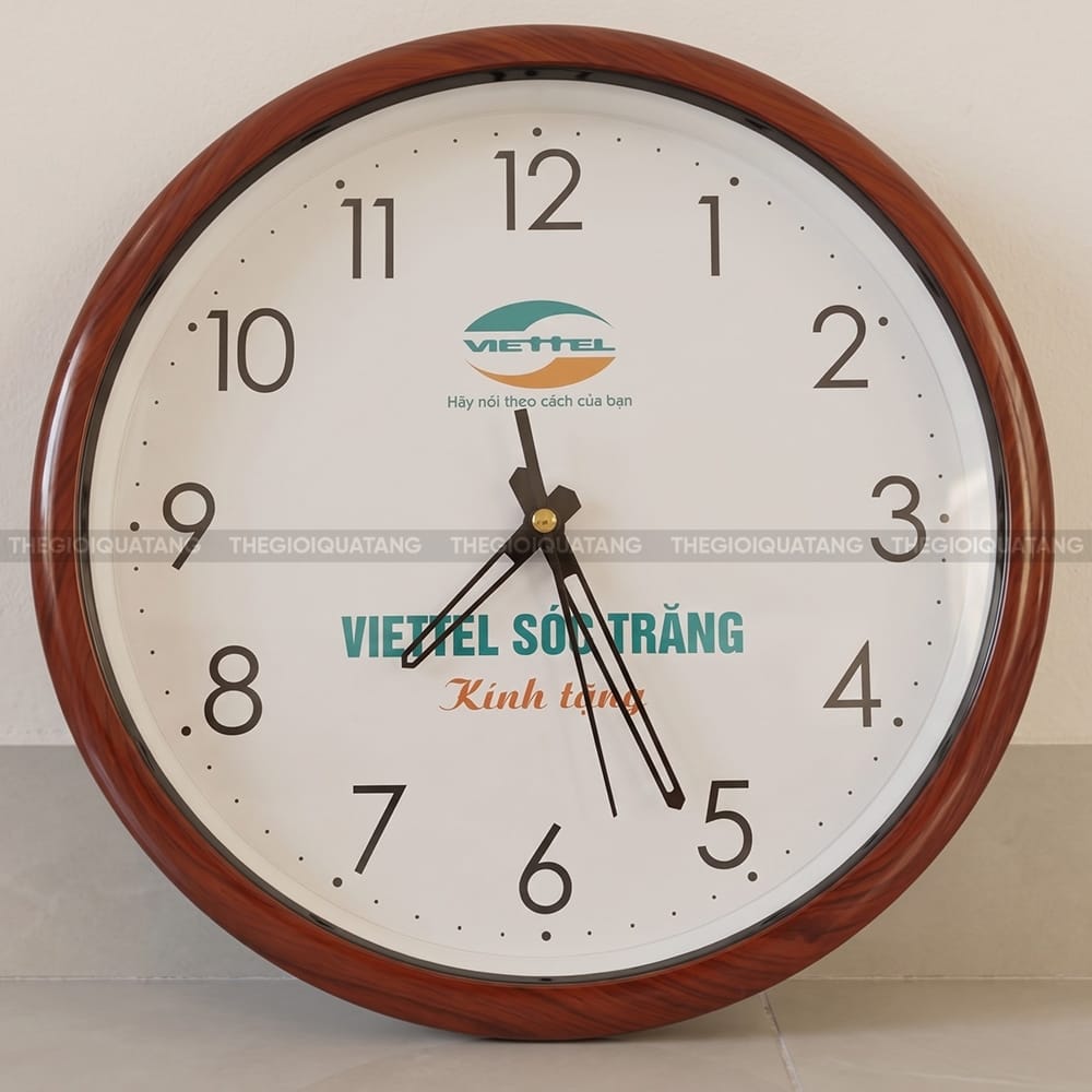 Đồng hồ treo tường quảng cáo in logo Viettel Sóc Trăng 3