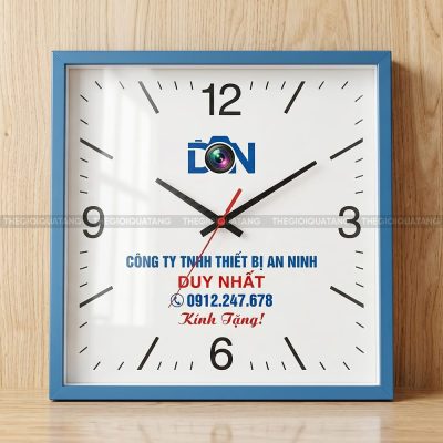 Đồng hồ treo tường vuông máy kim trôi bền bỉ 1