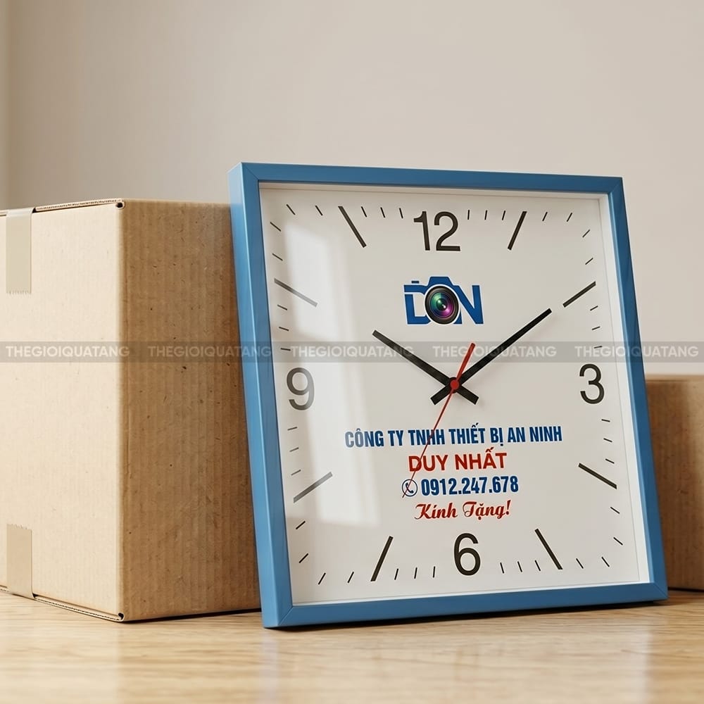 Đồng hồ treo tường vuông máy kim trôi bền bỉ 4