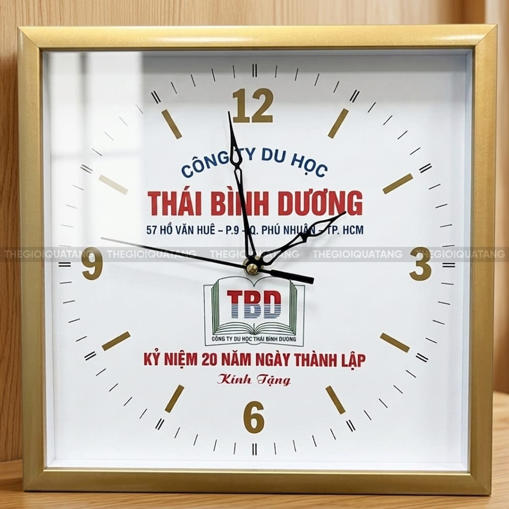 Đồng hồ treo tường vuông tiết kiệm chi phí 5
