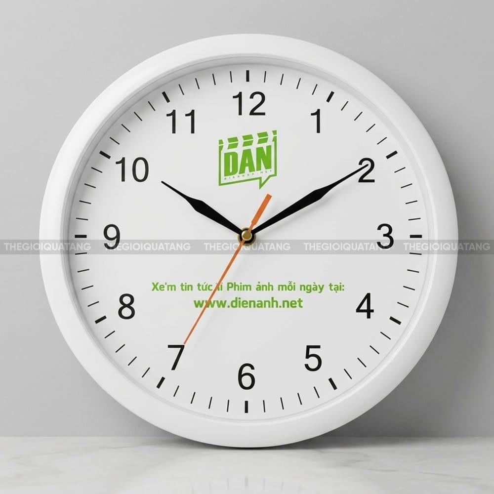 In logo lên đồng hồ treo thương hiệu DAN 3