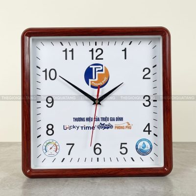 Làm đồng hồ treo tường vuông in logo thương hiệu 4