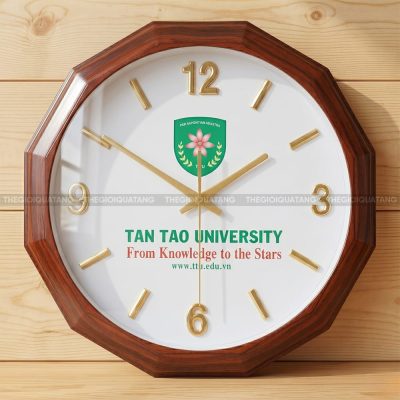 Mẫu đồng hồ treo tường in logo Tan Tao University 3