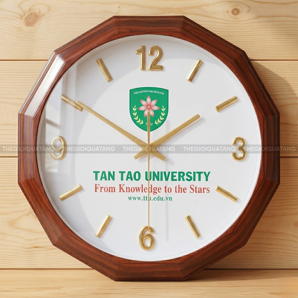 Mẫu đồng hồ treo tường in logo Tan Tao University 3