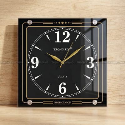 Mẫu đồng hồ treo tường vuông mới nhất 6