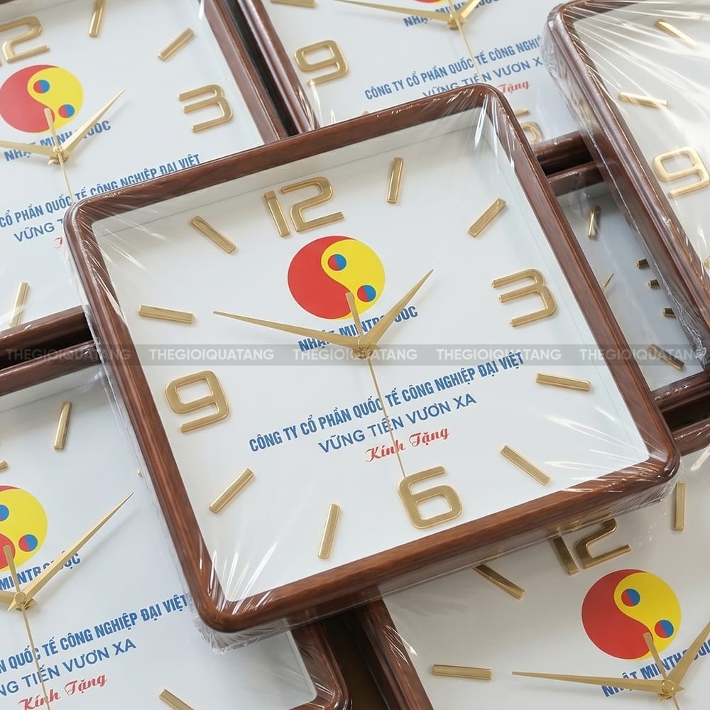 Xưởng sản xuất đồng hồ treo tường vuông giá rẻ 6