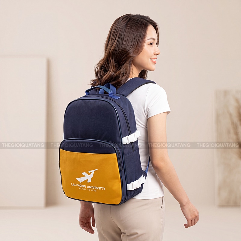 Balo quà tặng công ty in logo Lạc Hồng University 3